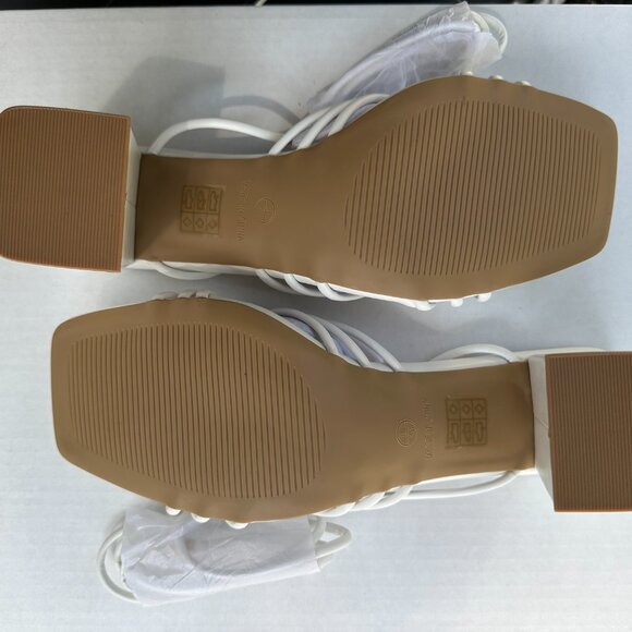 NIB  Pretty Little Thing - White Square Toe Strappy Block Heeled Sandals - Picture 6 of 9